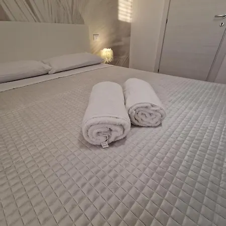 Fragi Bed & Breakfast Cinisi