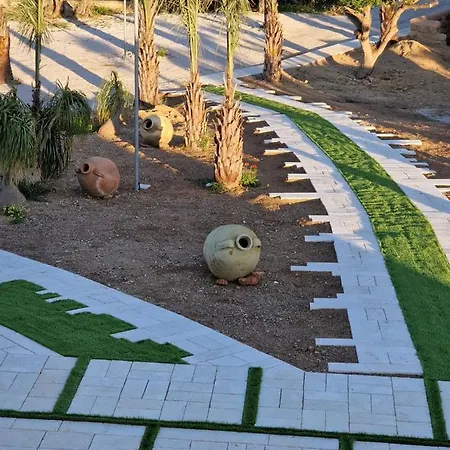 Fragi ベッド・アンド・ブレックファスト チーニジ