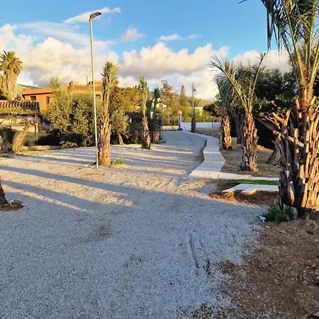 ベッド・アンド・ブレックファスト Fragi 3*