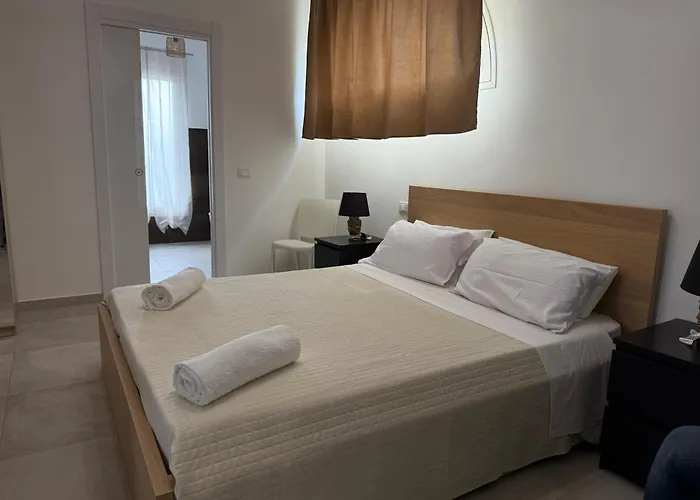 Fragi Alojamento de Acomodação e Pequeno-almoço Cinisi